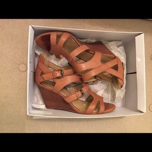Nine West tan wedges size 6.5